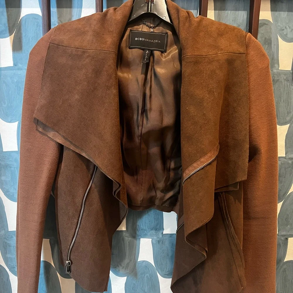 BCBG Maxazria faux suede cropped jacket. Asymmetrical moto style. XS. - Picture 1 of 7